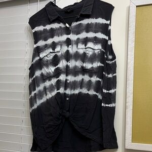 a.n.a Gray and White Button Down Tie-Dye Shirt